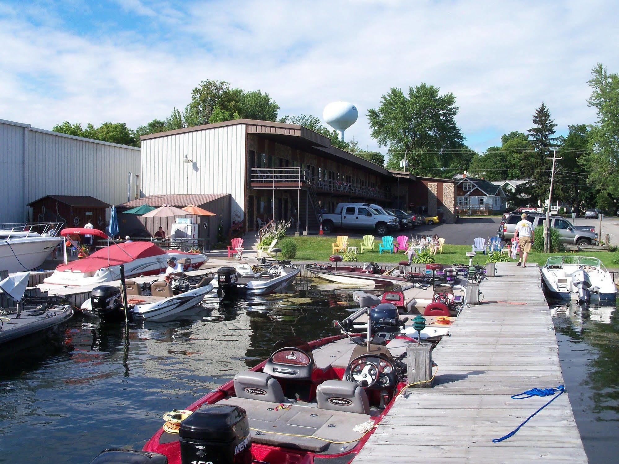 Otter Creek Inn Alexandria Bay Exterior photo